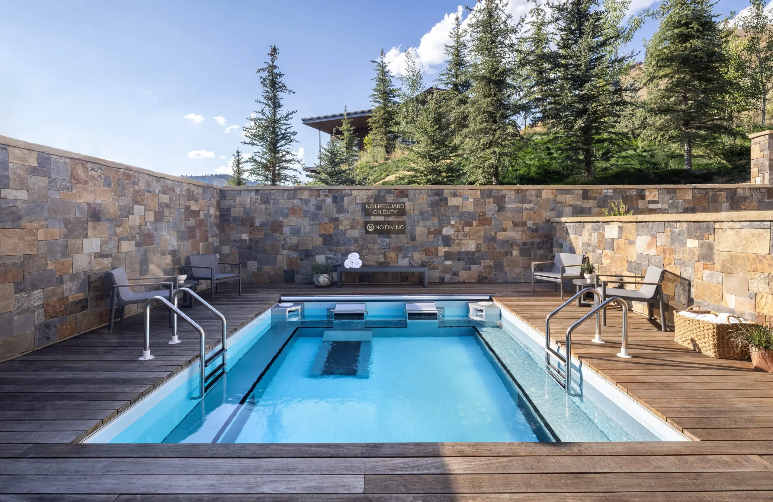 The Sylvan Lodge Spa Pool