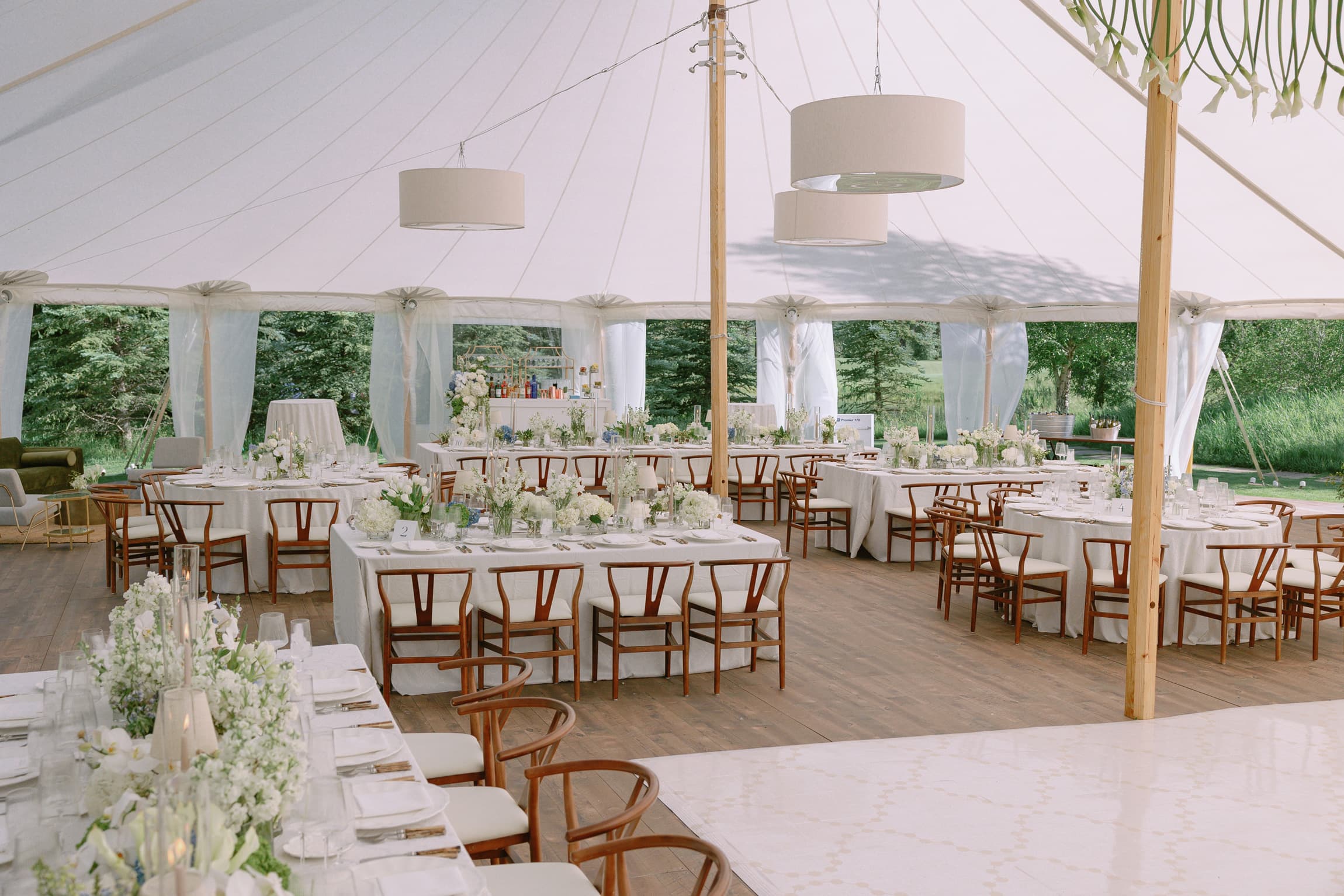 An outdoor wedding at Snake River Sporting Club