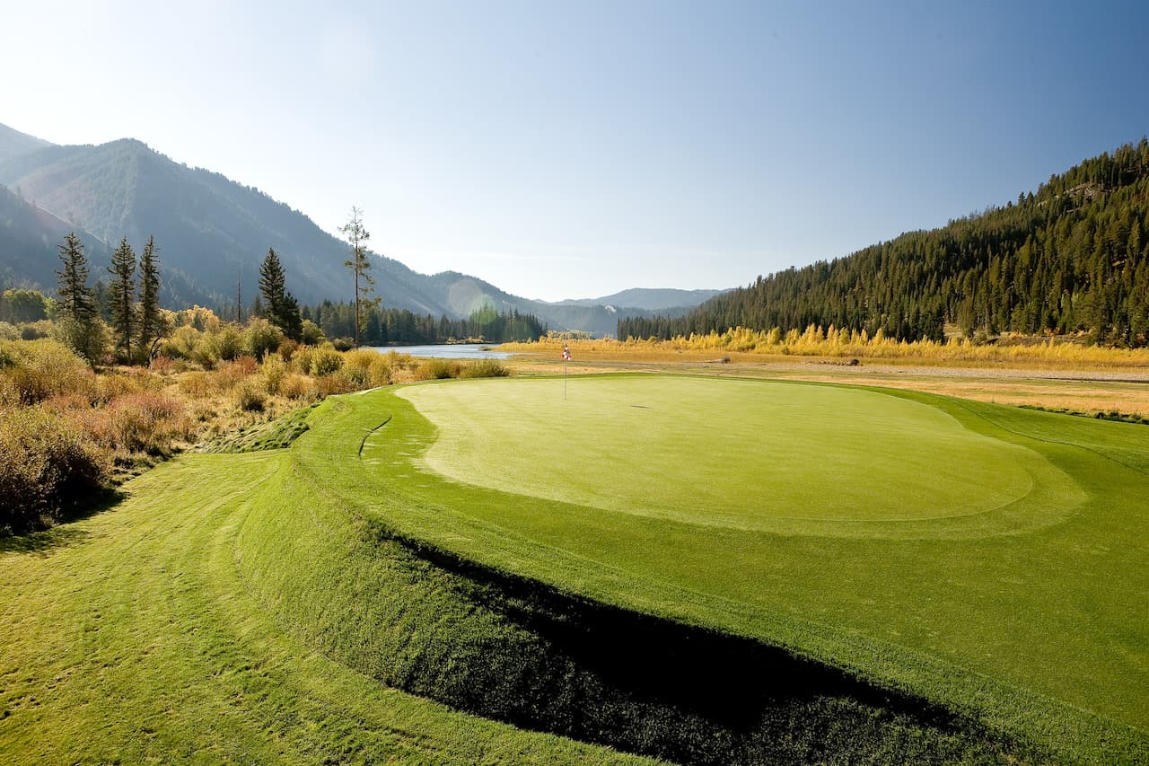 15th hole of the Snake River Sporting Club golf course