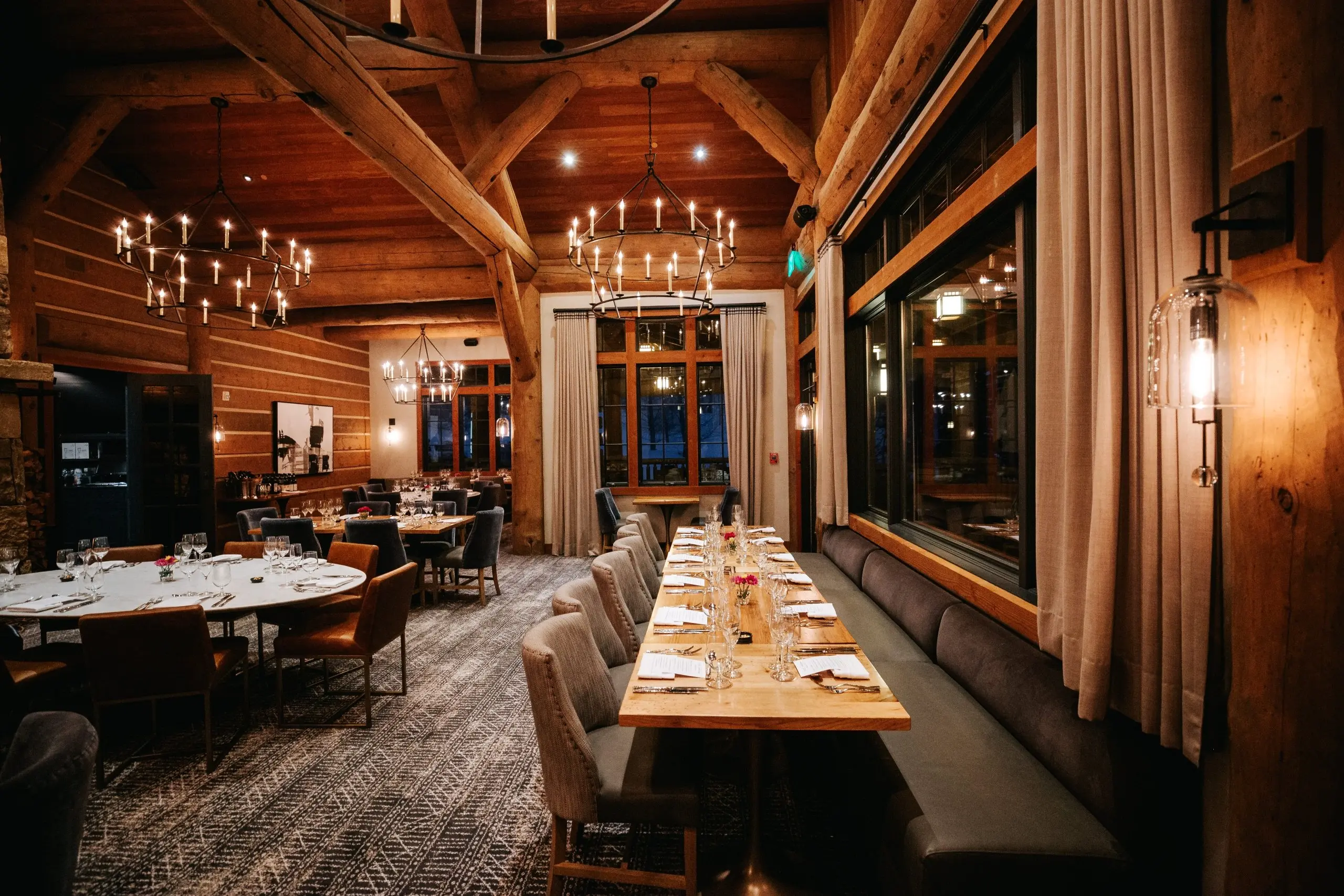 A dining establishment interior at Snake River Sporting Club
