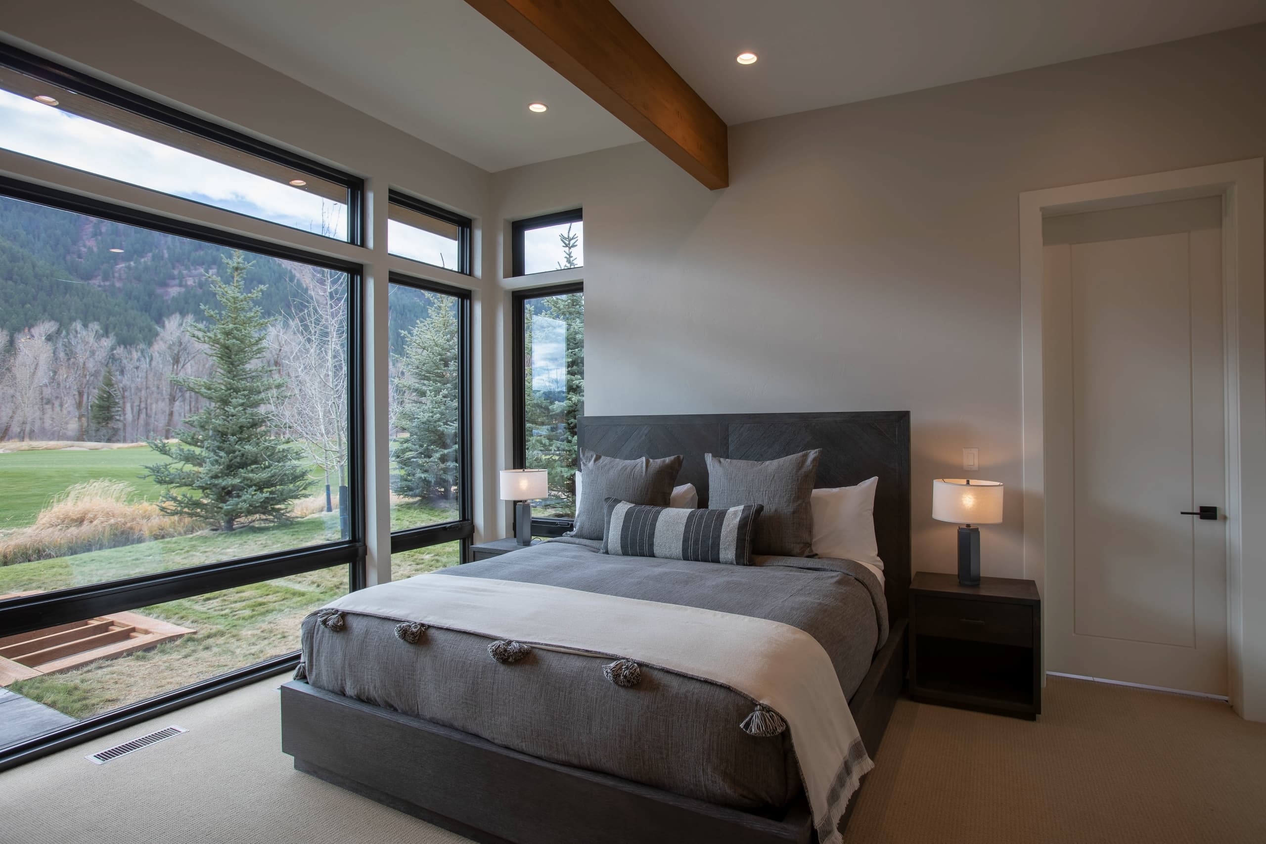 Fairway Cabin bedroom interior at Snake River Sporting Club